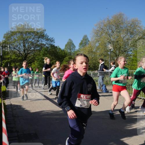 25.04.2025 - Das Zehntel Zöllner http://msf.ph/oto/7753848 26.04.2025 08:44:54 Laufen 1059 meine-sportfotos.de