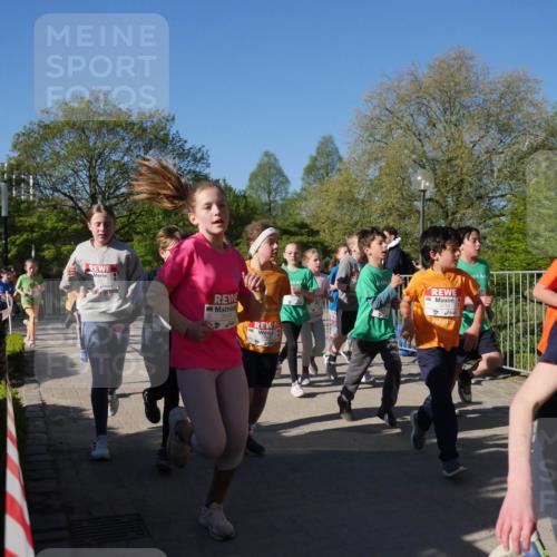 25.04.2025 - Das Zehntel Zöllner http://msf.ph/oto/7753914 26.04.2025 08:45:01 Laufen 3534 meine-sportfotos.de