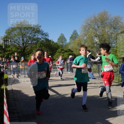 25.04.2025 - Das Zehntel Zöllner http://msf.ph/oto/7753977 26.04.2025 08:45:06 Laufen 1865, 1614, 1613 meine-sportfotos.de