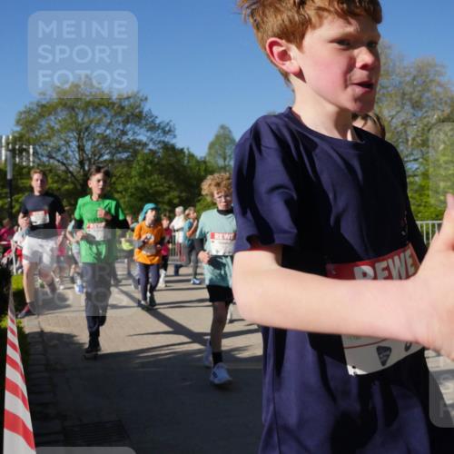 25.04.2025 - Das Zehntel Zöllner http://msf.ph/oto/7753995 26.04.2025 08:45:08 Laufen 118 meine-sportfotos.de