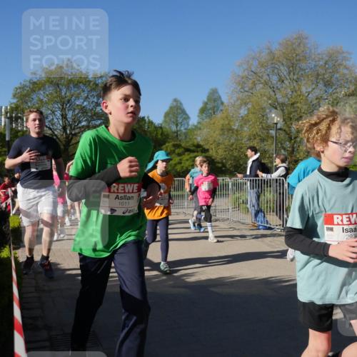 25.04.2025 - Das Zehntel Zöllner http://msf.ph/oto/7754005 26.04.2025 08:45:09 Laufen 1611, 2924 meine-sportfotos.de