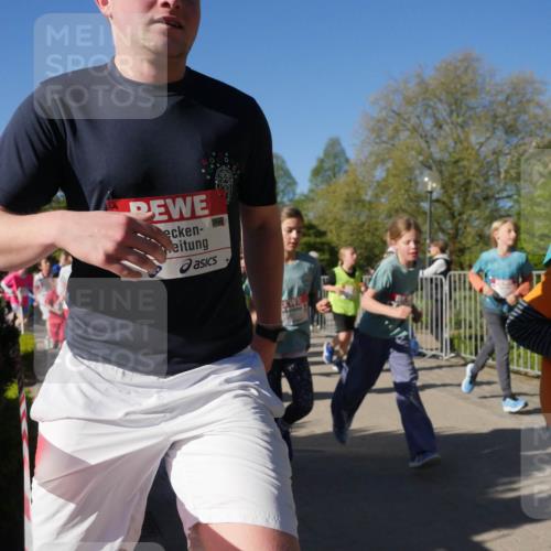 25.04.2025 - Das Zehntel Zöllner http://msf.ph/oto/7754018 26.04.2025 08:45:11 Laufen 374 meine-sportfotos.de