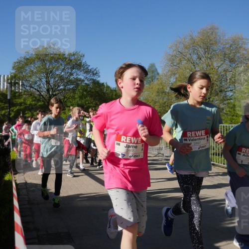 25.04.2025 - Das Zehntel Zöllner http://msf.ph/oto/7754022 26.04.2025 08:45:11 Laufen 3465, 2897, 2889 meine-sportfotos.de