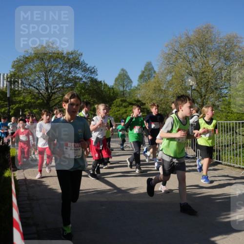 25.04.2025 - Das Zehntel Zöllner http://msf.ph/oto/7754027 26.04.2025 08:45:11 Laufen 2883 meine-sportfotos.de