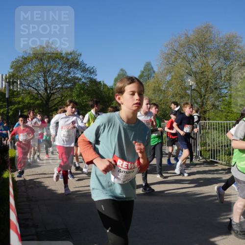 25.04.2025 - Das Zehntel Zöllner http://msf.ph/oto/7754032 26.04.2025 08:45:12 Laufen 2883 meine-sportfotos.de