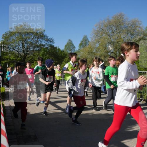 25.04.2025 - Das Zehntel Zöllner http://msf.ph/oto/7754043 26.04.2025 08:45:13 Laufen 1204 meine-sportfotos.de
