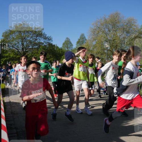 25.04.2025 - Das Zehntel Zöllner http://msf.ph/oto/7754048 26.04.2025 08:45:13 Laufen 1204 meine-sportfotos.de