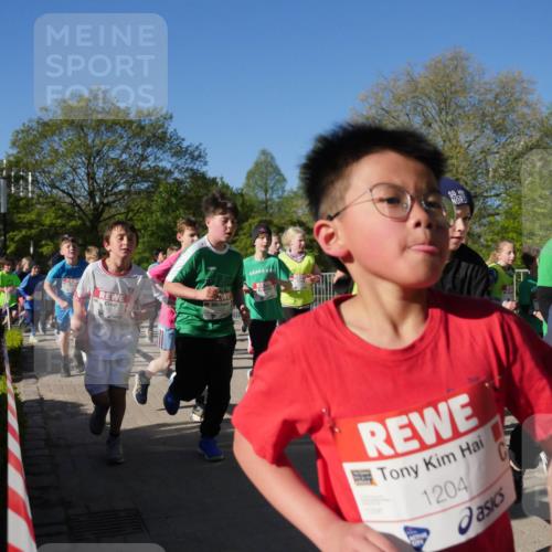 25.04.2025 - Das Zehntel Zöllner http://msf.ph/oto/7754052 26.04.2025 08:45:14 Laufen 1204 meine-sportfotos.de