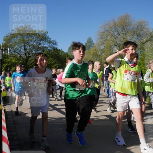 25.04.2025 - Das Zehntel Zöllner http://msf.ph/oto/7754057 26.04.2025 08:45:14 Laufen 3907, 3234 meine-sportfotos.de