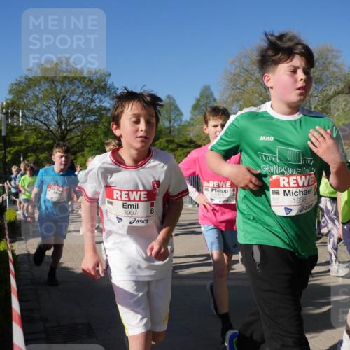 25.04.2025 - Das Zehntel Zöllner http://msf.ph/oto/7754062 26.04.2025 08:45:15 Laufen 3907, 3, 3478, 1656, 1656, 3234 meine-sportfotos.de