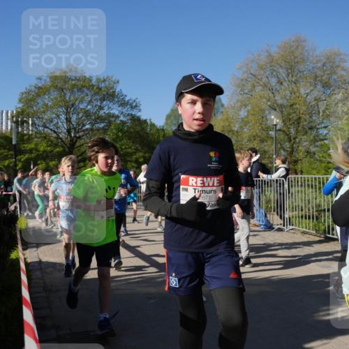 25.04.2025 - Das Zehntel Zöllner http://msf.ph/oto/7754088 26.04.2025 08:45:17 Laufen 2671, 2596, 25 meine-sportfotos.de