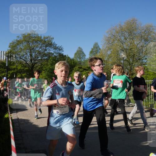 25.04.2025 - Das Zehntel Zöllner http://msf.ph/oto/7754099 26.04.2025 08:45:18 Laufen 3016 meine-sportfotos.de