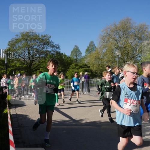 25.04.2025 - Das Zehntel Zöllner http://msf.ph/oto/7754108 26.04.2025 08:45:19 Laufen 1423, 3075, 1424 meine-sportfotos.de