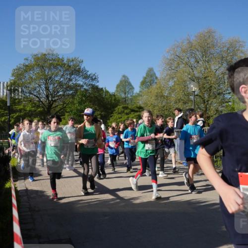 25.04.2025 - Das Zehntel Zöllner http://msf.ph/oto/7754135 26.04.2025 08:45:21 Laufen 2670 meine-sportfotos.de