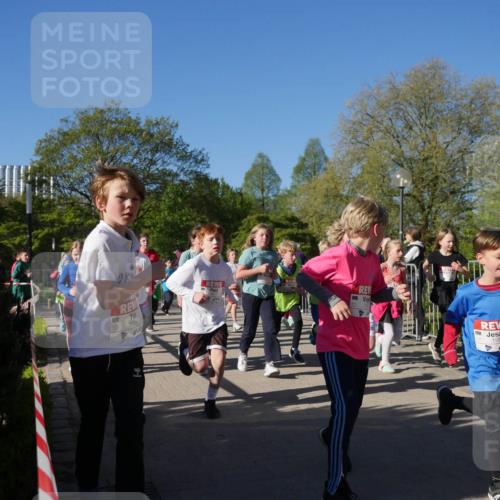 25.04.2025 - Das Zehntel Zöllner http://msf.ph/oto/7754155 26.04.2025 08:45:23 Laufen 2215, 4, 1951 meine-sportfotos.de