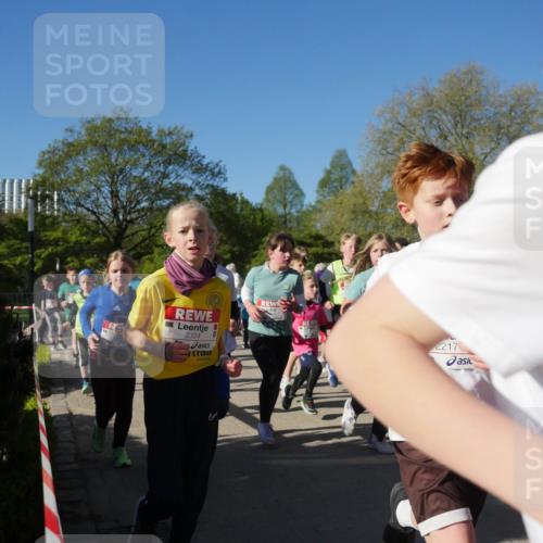 25.04.2025 - Das Zehntel Zöllner http://msf.ph/oto/7754165 26.04.2025 08:45:23 Laufen 2324, 2217 meine-sportfotos.de