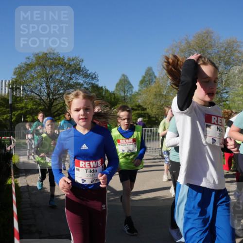 25.04.2025 - Das Zehntel Zöllner http://msf.ph/oto/7754176 26.04.2025 08:45:24 Laufen 3562, 2341, 233, 2955 meine-sportfotos.de