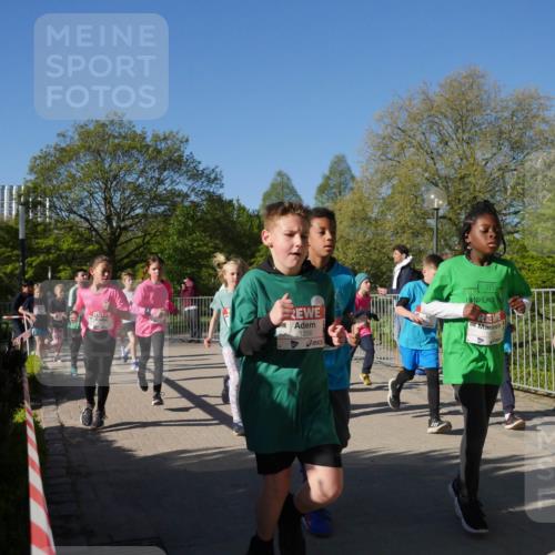 25.04.2025 - Das Zehntel Zöllner http://msf.ph/oto/7754189 26.04.2025 08:45:26 Laufen 1288, 3180 meine-sportfotos.de