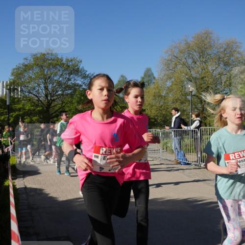 25.04.2025 - Das Zehntel Zöllner http://msf.ph/oto/7754202 26.04.2025 08:45:28 Laufen 3466, 2932 meine-sportfotos.de