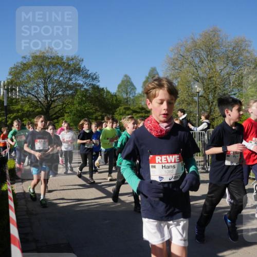 25.04.2025 - Das Zehntel Zöllner http://msf.ph/oto/7754243 26.04.2025 08:45:32 Laufen 1082, 1079 meine-sportfotos.de