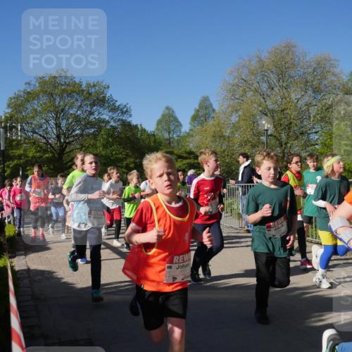 25.04.2025 - Das Zehntel Zöllner http://msf.ph/oto/7754302 26.04.2025 08:45:36 Laufen 2771 meine-sportfotos.de