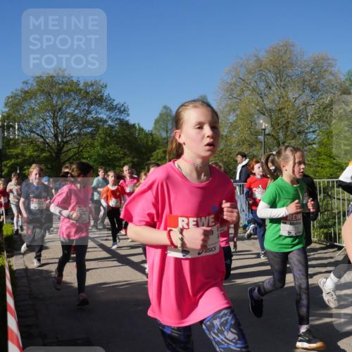 25.04.2025 - Das Zehntel Zöllner http://msf.ph/oto/7754343 26.04.2025 08:45:40 Laufen 1642 meine-sportfotos.de