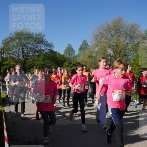 25.04.2025 - Das Zehntel Zöllner http://msf.ph/oto/7754348 26.04.2025 08:45:40 Laufen 3513, 3430, 3362 meine-sportfotos.de
