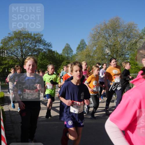 25.04.2025 - Das Zehntel Zöllner http://msf.ph/oto/7754355 26.04.2025 08:45:41 Laufen 1047, 1066 meine-sportfotos.de