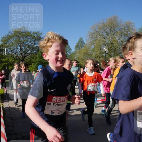 25.04.2025 - Das Zehntel Zöllner http://msf.ph/oto/7754360 26.04.2025 08:45:41 Laufen 1047, 3761, 1066, 106 meine-sportfotos.de