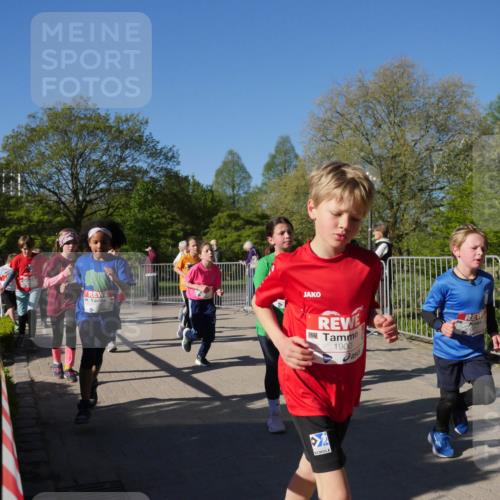 25.04.2025 - Das Zehntel Zöllner http://msf.ph/oto/7754393 26.04.2025 08:45:44 Laufen 1900 meine-sportfotos.de