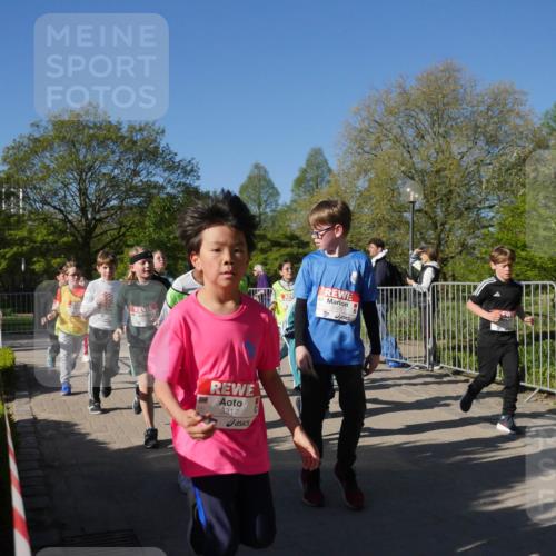 25.04.2025 - Das Zehntel Zöllner http://msf.ph/oto/7754487 26.04.2025 08:45:54 Laufen 3317 meine-sportfotos.de