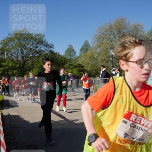 25.04.2025 - Das Zehntel Zöllner http://msf.ph/oto/7754509 26.04.2025 08:45:56 Laufen 3551, 2947 meine-sportfotos.de