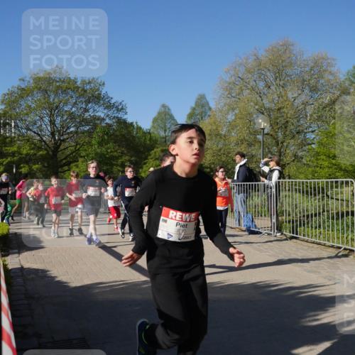 25.04.2025 - Das Zehntel Zöllner http://msf.ph/oto/7754513 26.04.2025 08:45:56 Laufen 2710 meine-sportfotos.de