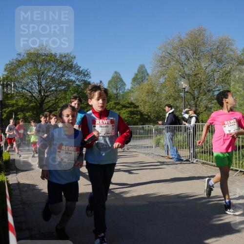 25.04.2025 - Das Zehntel Zöllner http://msf.ph/oto/7754569 26.04.2025 08:46:02 Laufen 3111, 3103 meine-sportfotos.de