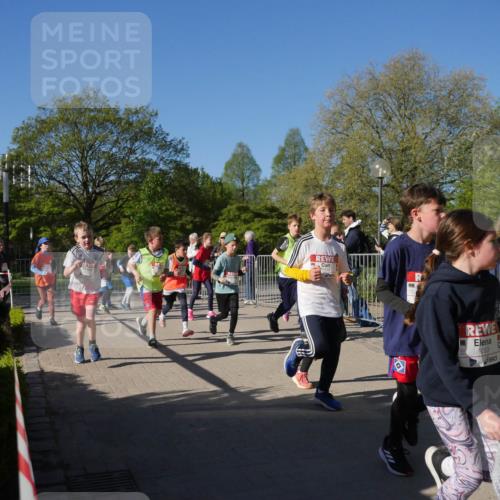 25.04.2025 - Das Zehntel Zöllner http://msf.ph/oto/7754584 26.04.2025 08:46:03 Laufen 1053, 2184 meine-sportfotos.de