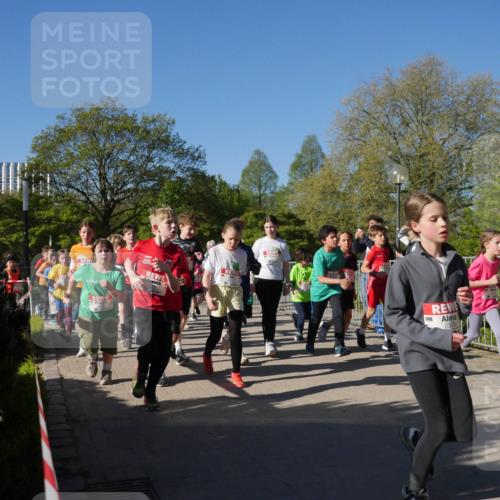 25.04.2025 - Das Zehntel Zöllner http://msf.ph/oto/7754642 26.04.2025 08:46:09 Laufen 2378 meine-sportfotos.de