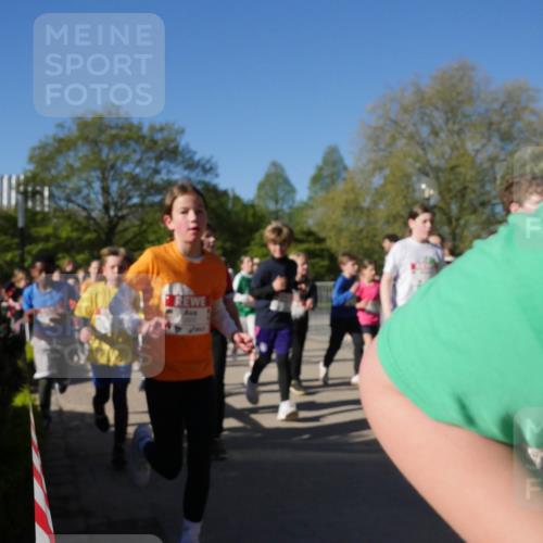 25.04.2025 - Das Zehntel Zöllner http://msf.ph/oto/7754659 26.04.2025 08:46:11 Laufen  meine-sportfotos.de