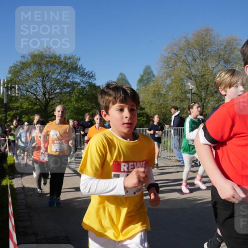 25.04.2025 - Das Zehntel Zöllner http://msf.ph/oto/7754677 26.04.2025 08:46:13 Laufen 1194 meine-sportfotos.de