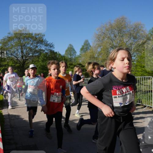 25.04.2025 - Das Zehntel Zöllner http://msf.ph/oto/7754700 26.04.2025 08:46:15 Laufen 3756, 2629 meine-sportfotos.de