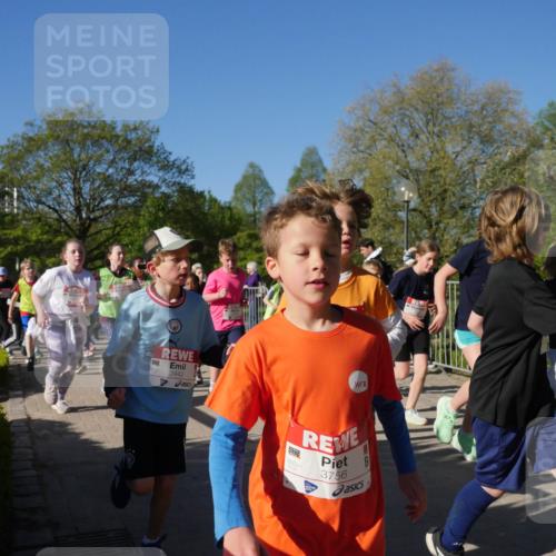 25.04.2025 - Das Zehntel Zöllner http://msf.ph/oto/7754704 26.04.2025 08:46:16 Laufen 2442, 3756 meine-sportfotos.de
