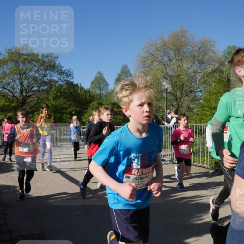 25.04.2025 - Das Zehntel Zöllner http://msf.ph/oto/7754795 26.04.2025 08:46:25 Laufen 1037 meine-sportfotos.de