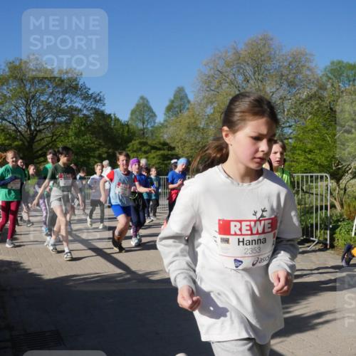 25.04.2025 - Das Zehntel Zöllner http://msf.ph/oto/7754847 26.04.2025 08:46:31 Laufen 2353 meine-sportfotos.de