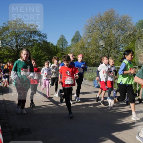 25.04.2025 - Das Zehntel Zöllner http://msf.ph/oto/7754987 26.04.2025 08:46:46 Laufen 127 meine-sportfotos.de