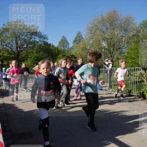 25.04.2025 - Das Zehntel Zöllner http://msf.ph/oto/7755116 26.04.2025 08:46:59 Laufen 2521, 2910 meine-sportfotos.de