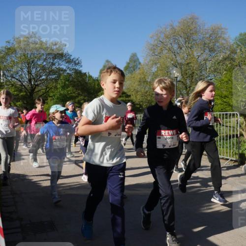 25.04.2025 - Das Zehntel Zöllner http://msf.ph/oto/7755149 26.04.2025 08:47:02 Laufen 1218, 2007, 3950 meine-sportfotos.de