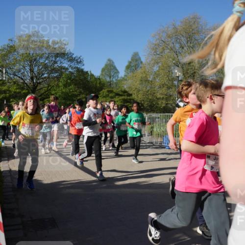 25.04.2025 - Das Zehntel Zöllner http://msf.ph/oto/7755172 26.04.2025 08:47:05 Laufen 2241, 344 meine-sportfotos.de