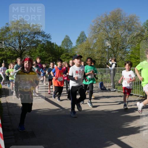 25.04.2025 - Das Zehntel Zöllner http://msf.ph/oto/7755176 26.04.2025 08:47:05 Laufen 2241 meine-sportfotos.de