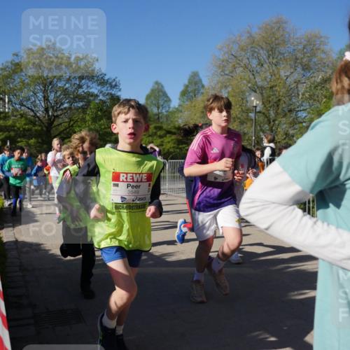 25.04.2025 - Das Zehntel Zöllner http://msf.ph/oto/7755197 26.04.2025 08:47:07 Laufen 3549 meine-sportfotos.de