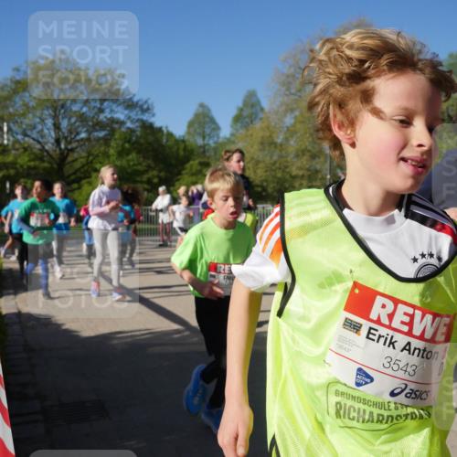 25.04.2025 - Das Zehntel Zöllner http://msf.ph/oto/7755205 26.04.2025 08:47:08 Laufen 3543, 3543, 2472 meine-sportfotos.de