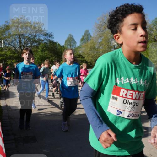25.04.2025 - Das Zehntel Zöllner http://msf.ph/oto/7755231 26.04.2025 08:47:11 Laufen 2079, 1433, 1433 meine-sportfotos.de